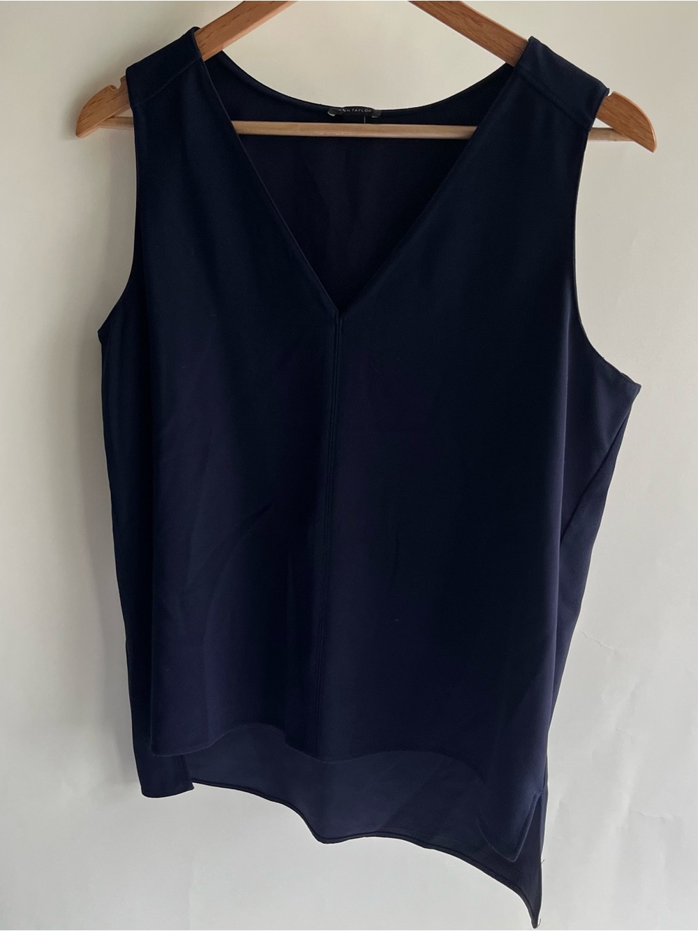 Ann Taylor Sleeveless Blouse Top Shirt Navy Blue Sz Med EUC Women’s